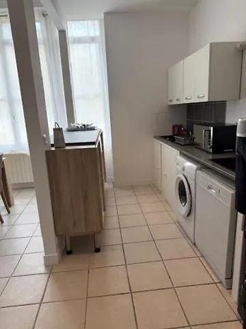 Oullins T3 Cosy 70M2 - 6 Pers 2 Chambre - 2 Mezzanines Metro & Centre A Pied 0*,  France