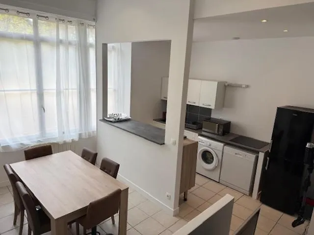 Oullins T3 Cosy 70M2 - 6 Pers 2 Chambre - 2 Mezzanines Metro & Centre A Pied Apartment